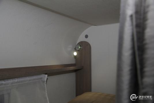 ^(q)