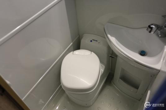 ^(q)