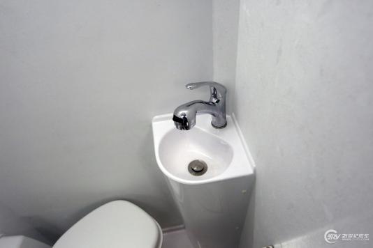 ^(q)