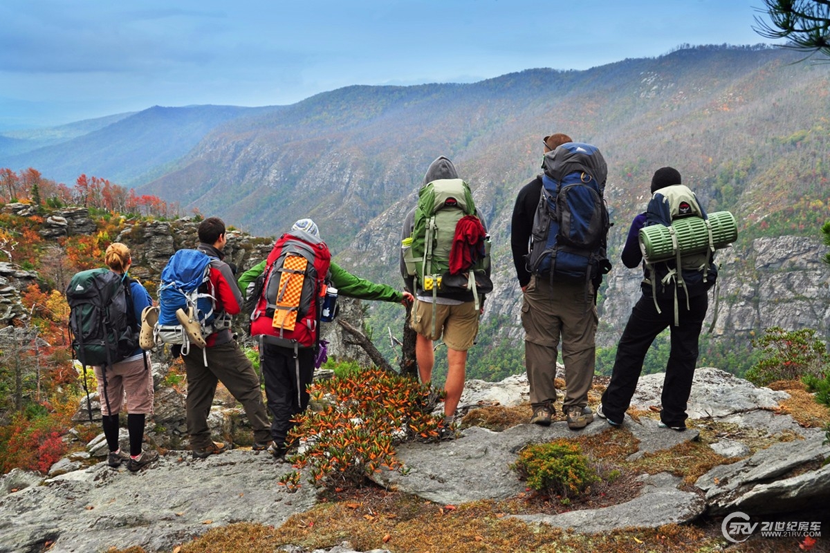 HIKING-CAMPERS-AT-LINVILLE-GORGE-TB.jpg