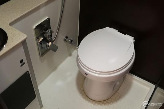 ^(q)