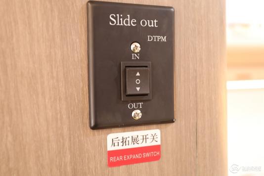 ^(q)