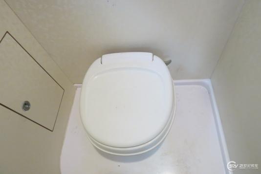 ^(q)