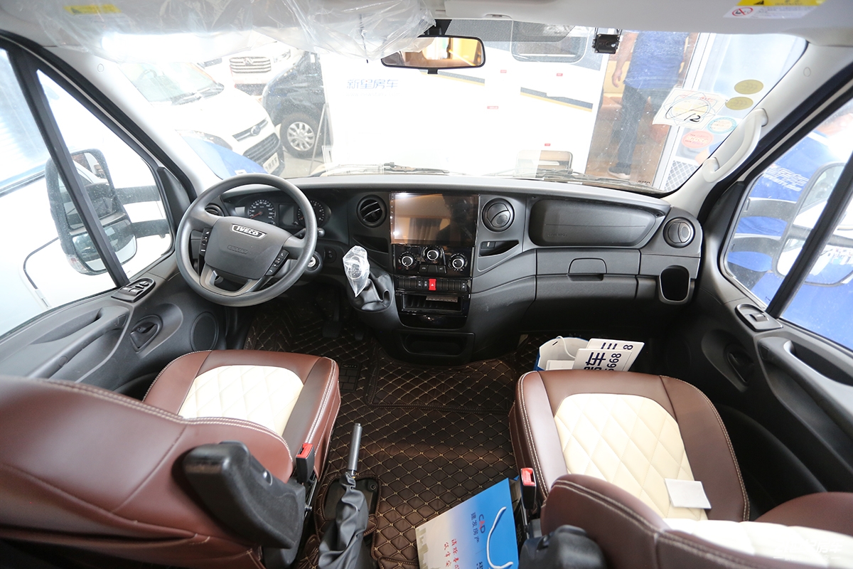 2E1A0343.jpg