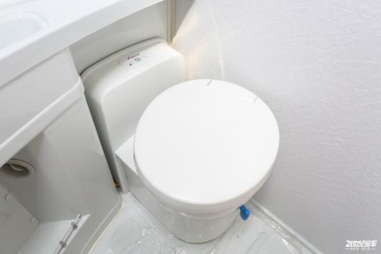 ^(q)