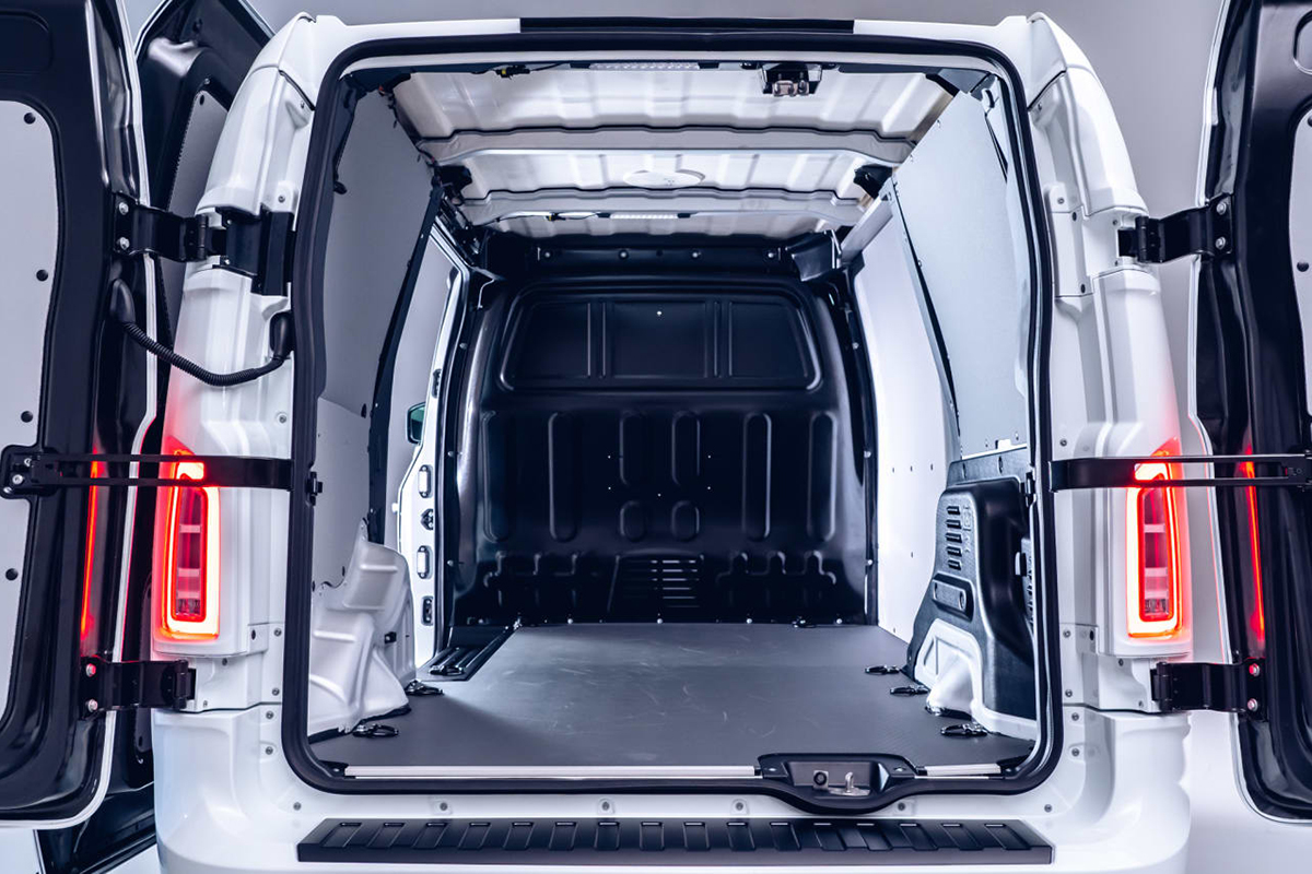 vn5_electric_commercial_van_4.jpg