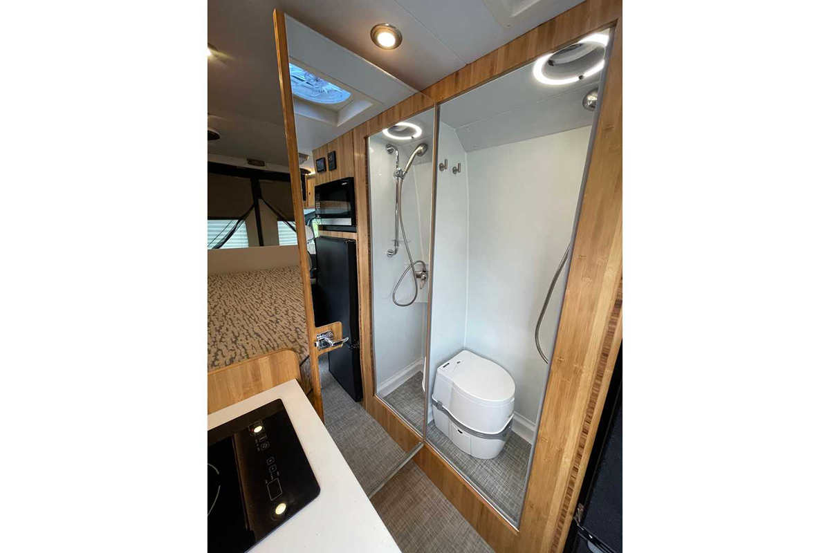 mercedes-sprinter-4x4-camper-by-creative-mobile-interiors-interior (6).jpg