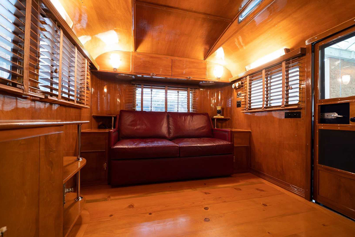 1950-westcraft-capistrano-park-trailer-for-sale-interior (10).jpg