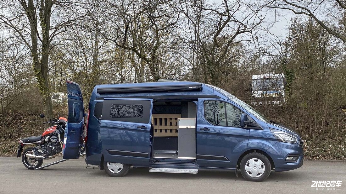 1 Premiere-Motorrad-Camper.jpg