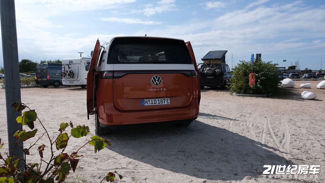2 VW-ID-Buzz-Campervan-mit-Moebelmodul-169Gallery-a0c4708e-1929012.jpg