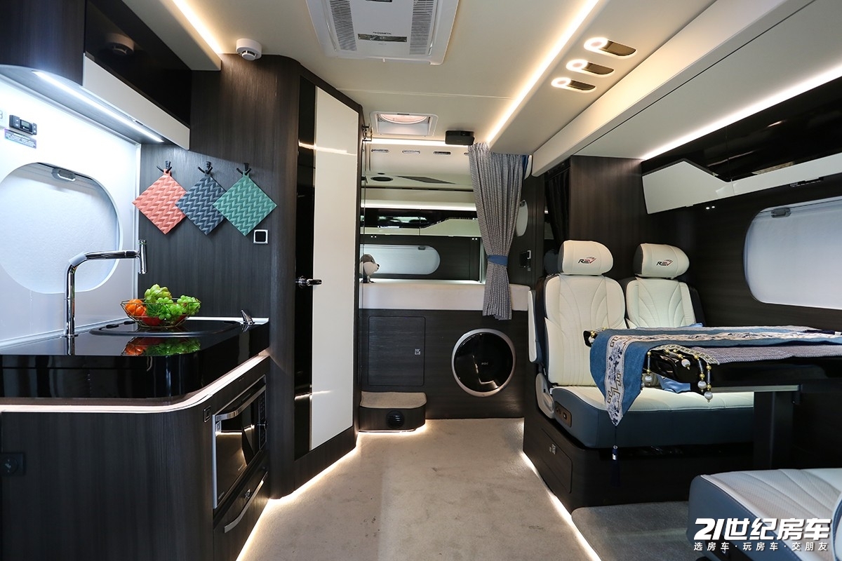 051804527cdd13be600965.jpg